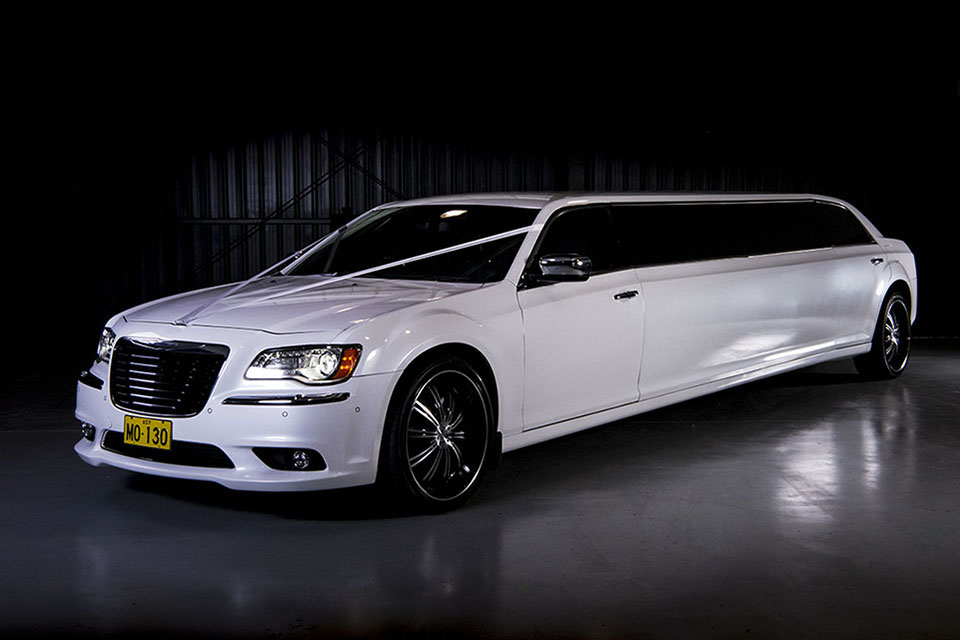 Chrysler 300c Super Stretch Limousine